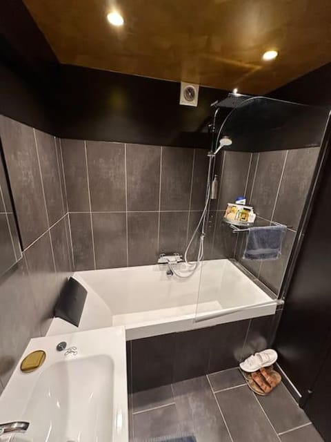 Très bel appartement 3P standing design Apartment in Issy-les-Moulineaux