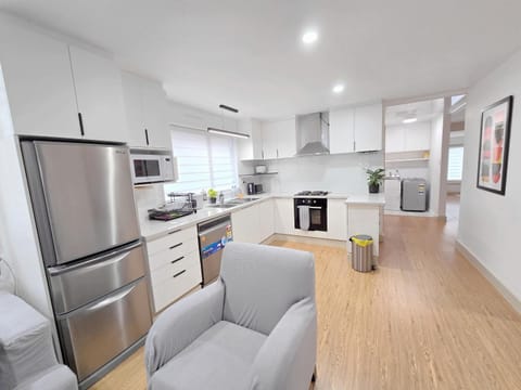 Kitchen or kitchenette, Living room