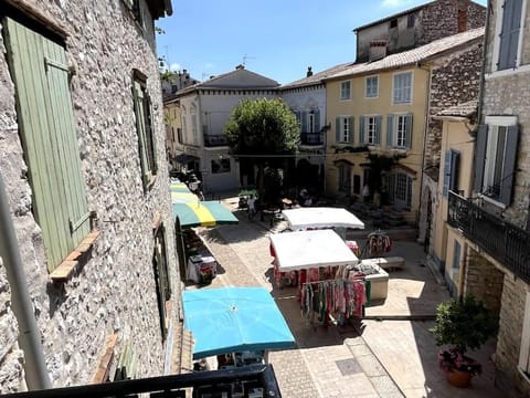 Appartement 56m2 avec balcon en coeur de village Apartment in Saint Paul de Vence