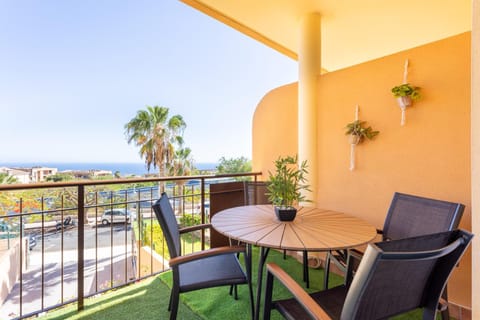 View (from property/room), Balcony/Terrace, Living room, Seating area, Dining area, Sea view