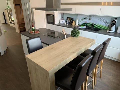 Ferienwohnung LOFT- direkt am Falderndelft - nähe Innenstadt Apartment in Emden