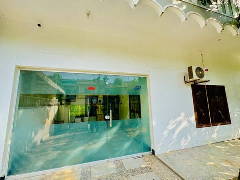 Millat Guest House G9-4 Bed and Breakfast in Islamabad