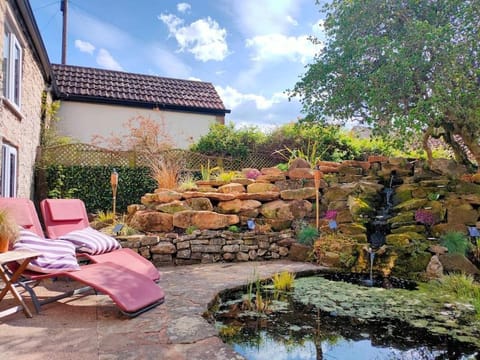 Rural cottage with wood fired hot tub House in Bassetlaw District