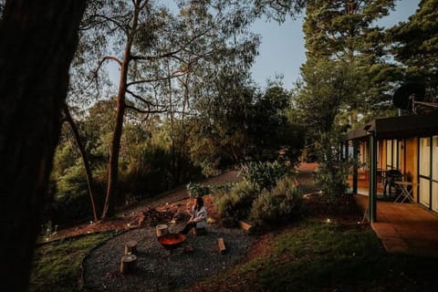 Healesville Mud Brick Hideaway House in Badger Creek