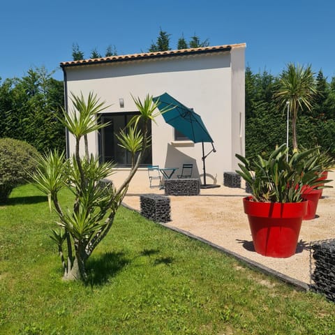 Property building, Garden, Breakfast