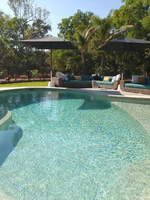 Day, Pool view, Swimming pool, sunbed