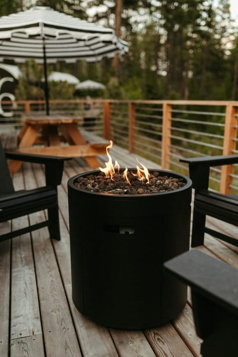 The Tree Haus A Montana Tiny Cabin Forest Retreat House in Flathead Lake