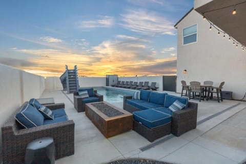 Seating area, Swimming pool, Sunset