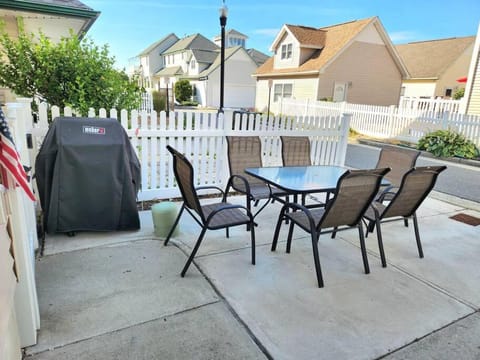 Seaside Serenity AC-Beautiful Ocean View Home -3 bed 2 bath Villa in Brigantine