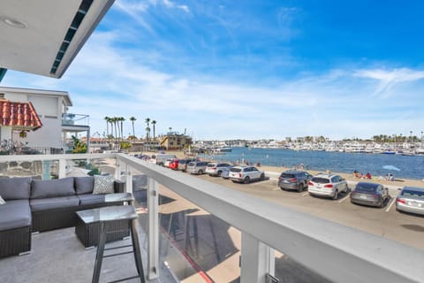 1807 W Bay Unit B House in Balboa Peninsula