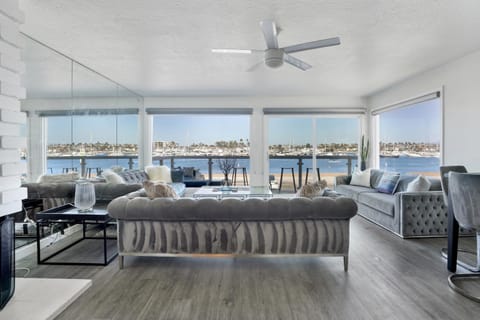 1807 W Bay Unit B House in Balboa Peninsula