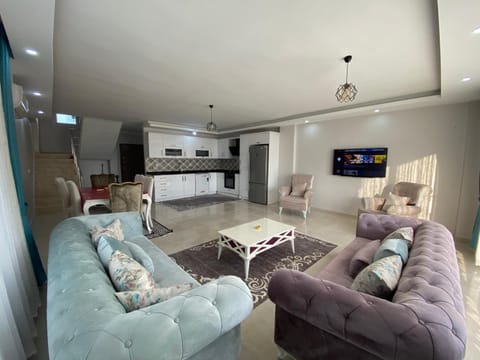 Communal lounge/ TV room, TV and multimedia, Living room, Seating area