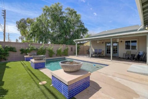 New Remodel In Old Town W Heated Pool House in Scottsdale