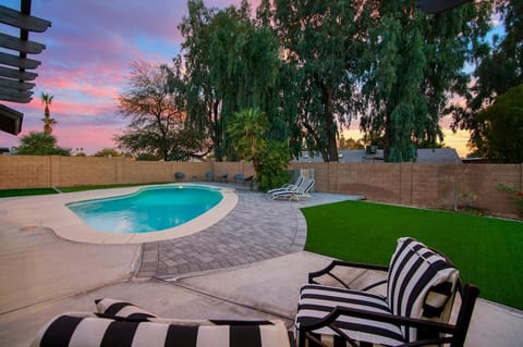 Stunning Newly Renovated Home W Heated Pool House in Phoenix