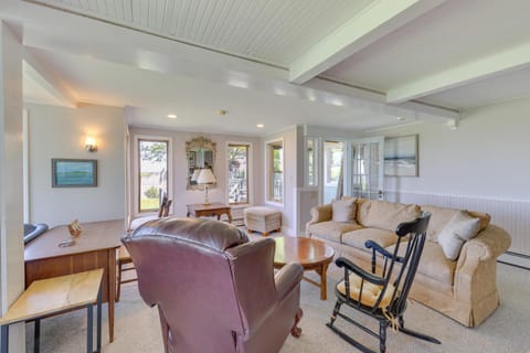 Water-View Beach House in Truro, Great for Groups! Maison in North Truro