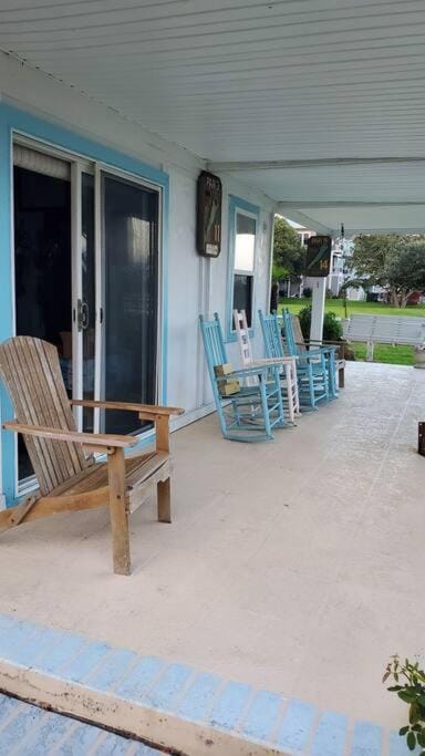 Patio, Day, Seating area