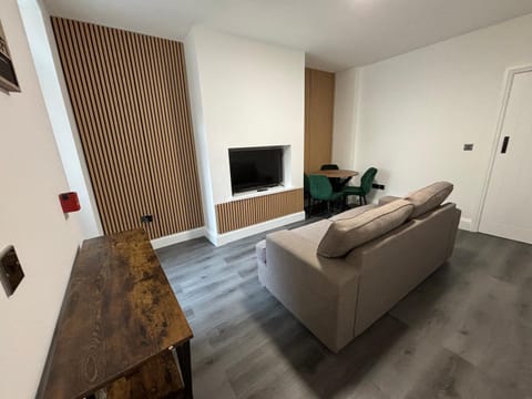 Communal lounge/ TV room, Communal lounge/ TV room