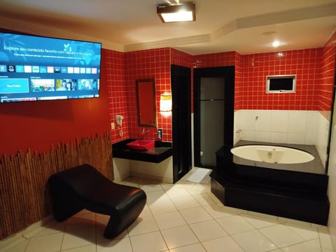 Bathroom, TV and multimedia, Bath