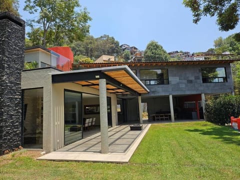 Property building, Garden, Garden view