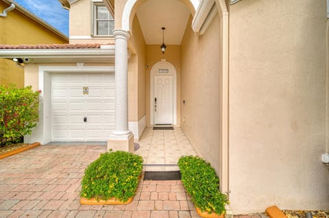 Property building, Facade/entrance