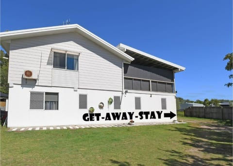 GetAwayStay - 3BR - Aircon - WiFi - Smart TV House in Toogoom