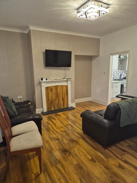 3 bed house - all amenities - Middleton House in Oldham District