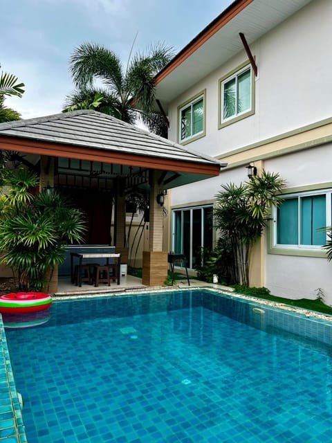 Property building, Pool view, Swimming pool