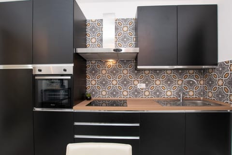 Kitchen or kitchenette, minibar, oven, pet friendly, stove