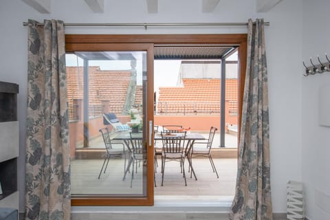 Patio, View (from property/room), Balcony/Terrace, Living room, Seating area, Dining area