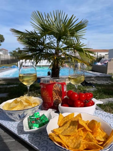 Villa de charme piscine chauffée St Pierre Oléron Villa in Saint-Georges-d'Oléron