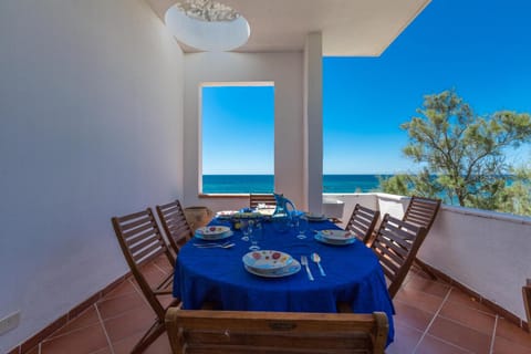 Balcony/Terrace, Dining area