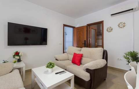 TV and multimedia, Living room, Seating area, air conditioner