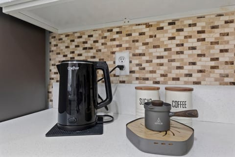 Coffee/tea facilities, kitchen