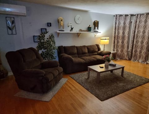 2 bhk for rent in Dieppe near Airport House in Dieppe