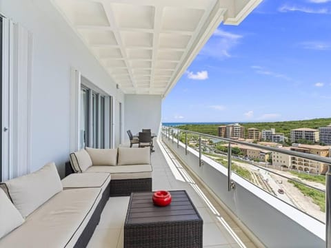 Breathtaking Lagoon Views At Blue Residence Apartment in Sint Maarten