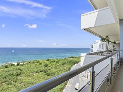 Breathtaking Lagoon Views At Blue Residence Apartment in Sint Maarten