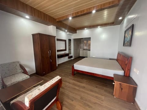 White Grove Vacation rental in Uttarakhand