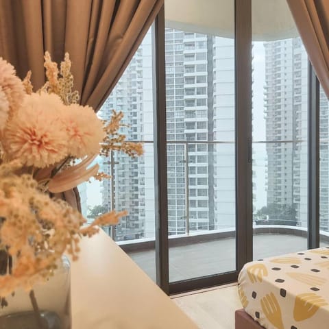 轻奢风休闲三卧三卫6-12人适合家庭入住Danga Bay Apartment in Johor Bahru