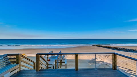 Incredible Oceanfront Retreat in Pawleys Island with Private Dock on Creek home Casa in Pawleys Island