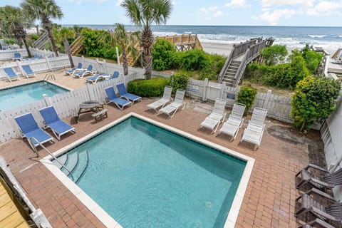 Beach Cabana Maison in Surfside Beach