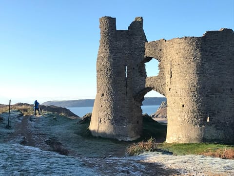 Nearby landmark, Natural landscape, Landmark view, Sea view