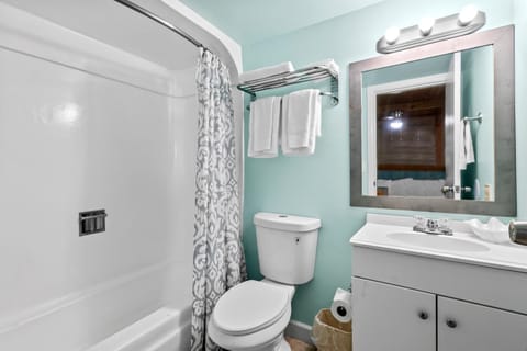 Oceanfront Inn, Inlet View, King Bed, #5 Hotel in Fort Pierce