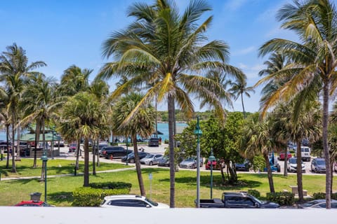 Oceanfront Inn, Inlet View Room, King Bed, #14 Hotel in Fort Pierce