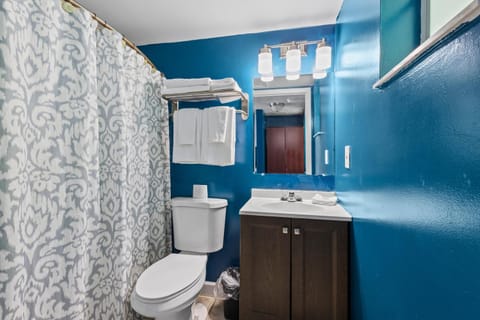 Oceanfront Inn, Private Balcony, 2 Full Beds #16 Hotel in Fort Pierce