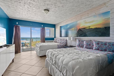 Oceanfront Inn, Private Balcony, 2 Full Beds #16 Hotel in Fort Pierce