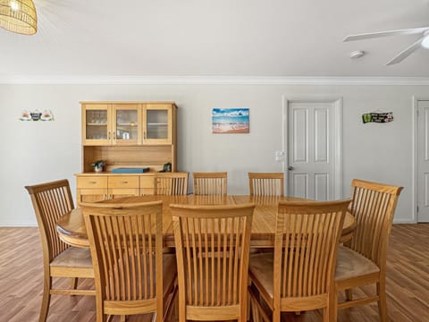 Spacious 4-Bed Home 2-Min to the Beach Haus in Broulee