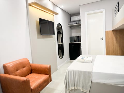 Bed, TV and multimedia, Photo of the whole room, Bedroom, minibar, air conditioner