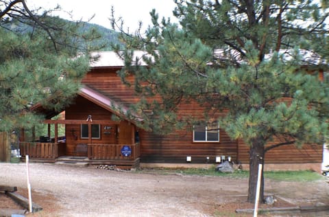 Deer Mountain Lodge - Hot Tub - WiFi - Washer - Dryer - Fireplace House in Red River