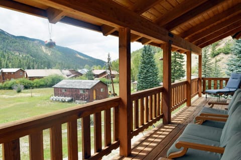 Deer Mountain Lodge - Hot Tub - WiFi - Washer - Dryer - Fireplace House in Red River