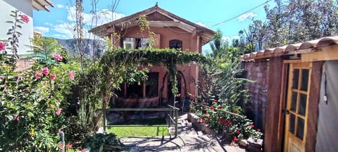 Casa De Las Flores Urubamba Valle House in Urubamba